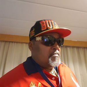 Meet your Posher, Bruce